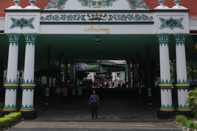 2-Day Java Tour from Bali Including Yogyakarta and Borobudur Temple - Day 2: Borobudur again, then the quick return to Bali