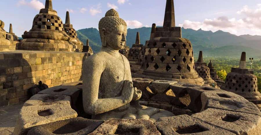 All-inclusive Borobudur Sunrise & Prambanan Temple Tour - Setumbu Hill sunrise: the short trek that frames the day