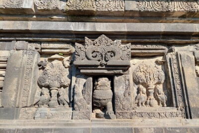 Borobudur and Prambanan Temple Private Tour from Yogyakarta - Candi Pawon: A Short Stop With Connection to Borobudur