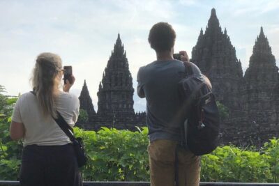 Borobudur and Prambanan Temples Shared Guided Tour With Transfer - Pickup, Car Comfort, and How the Day Flows