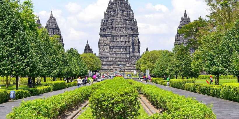 Borobudur and Prambanan Tour from Yogyakarta - Price and Entrance Fees: What the $32 Really Buys