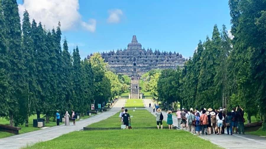 Borobudur Climb to the Top & Prambanan with Ticket Included - The Midday Gap: Lunch Break, Timing, and How to Use It