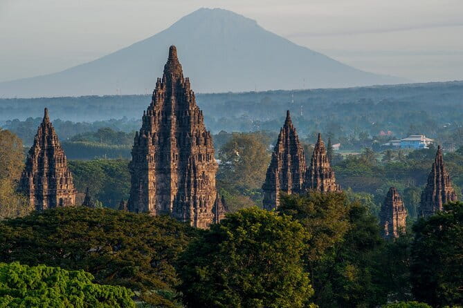 Borobudur (Climb Up), Sultan Palace - Tamansari, Prambanan Tour - A full-day hit list of Yogyakarta’s icons