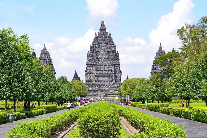 Borobudur Full Climb Up And Prambanan All Inclusive Private Tour - Stop 2: Prambanan temples with included climb access