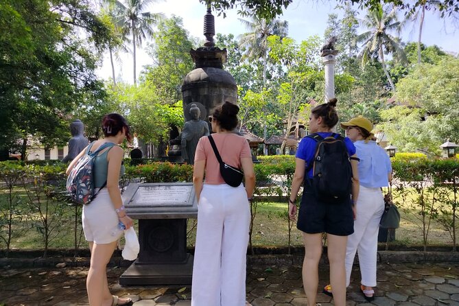 Borobudur Prambanan Sharing Tour - Ardi and the guide factor: English support that makes temples click