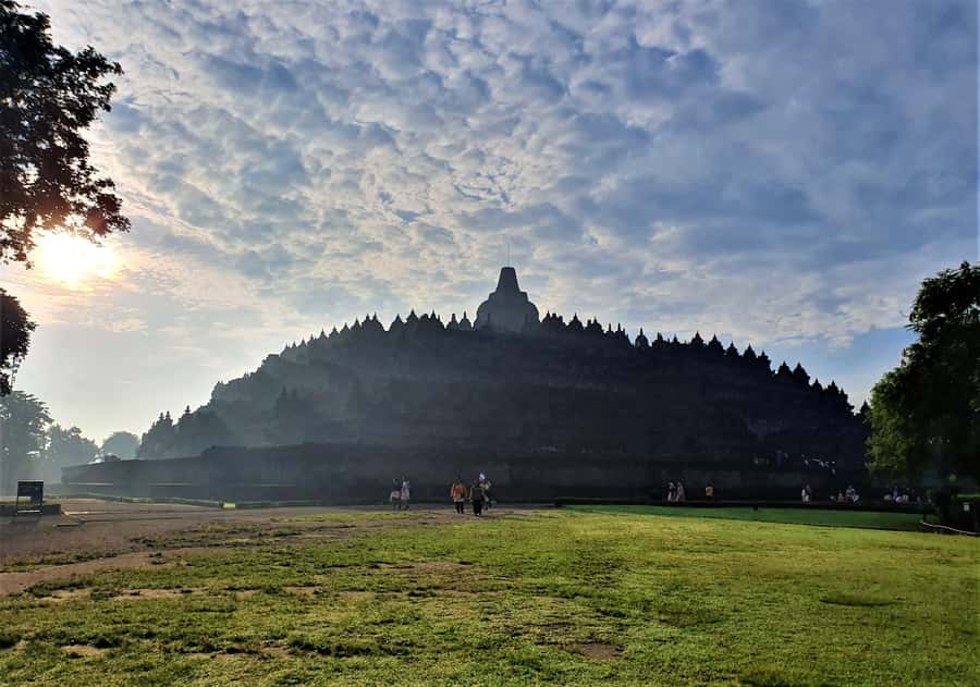 Borobudur Real Half Day Tour No Hidden Cost - Group Size, the Shared Guide, and How Crowds Shape the Day
