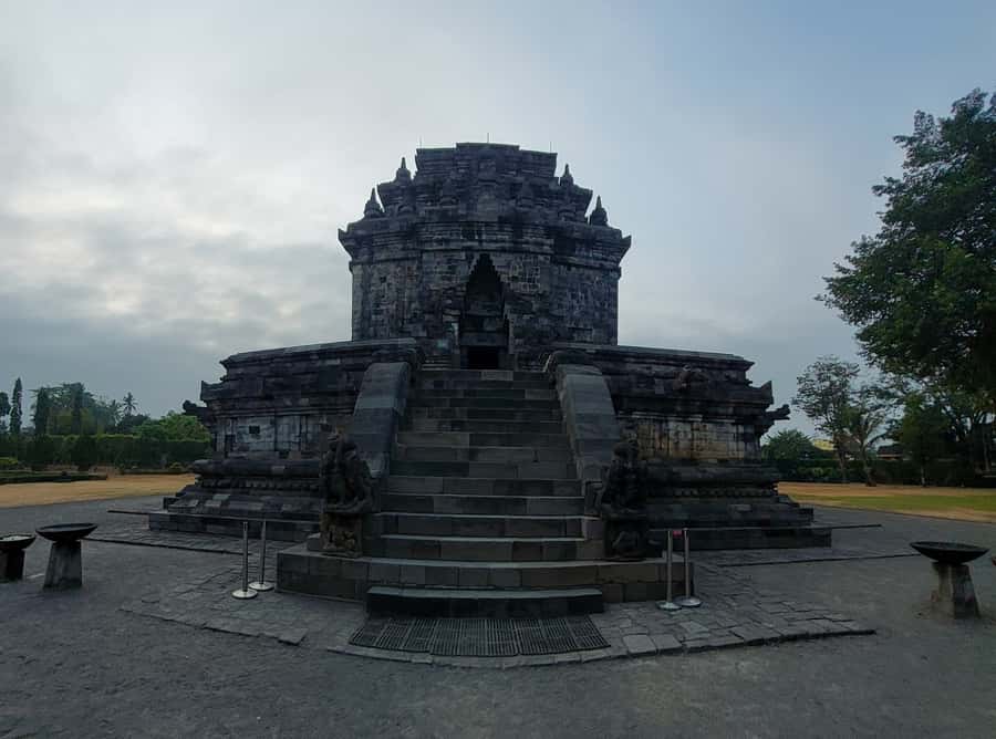 Borobudur structure climb and Prambanan ticket included - Driver + guide quality: why the handoffs matter
