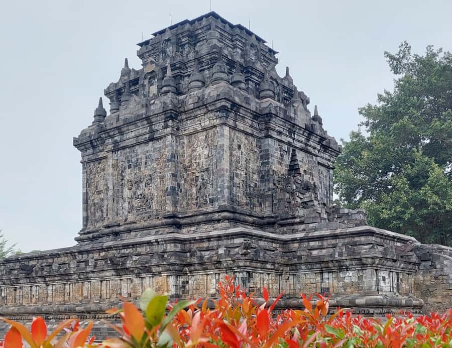 Borobudur structure climb and Prambanan ticket included - Borobudur’s inner area climb: what you’ll actually experience