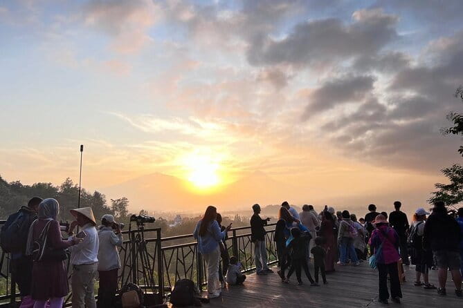 Borobudur Sunrise From Setumbu Hill, Prambanan Tour and Transport - Mendut temple: calmer, smaller, and oddly satisfying