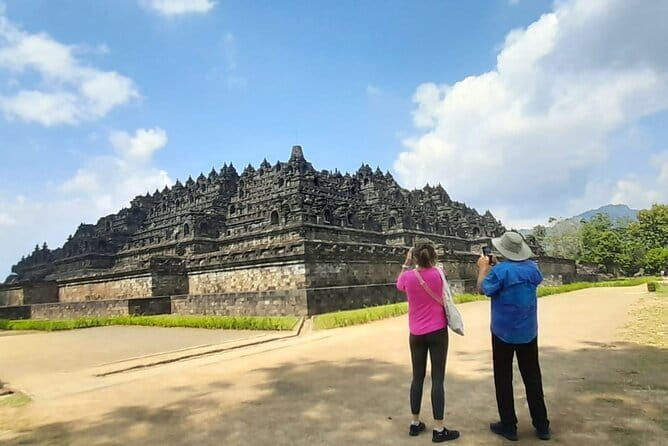 Borobudur Sunrise From Setumbu Hill, Prambanan Tour and Transport - Price and value: where the $40 really lands