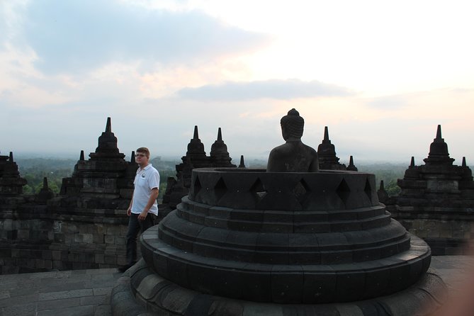 Borobudur Sunrise Tour-Special Package - Candi Pawon: the small temple stop that adds meaning
