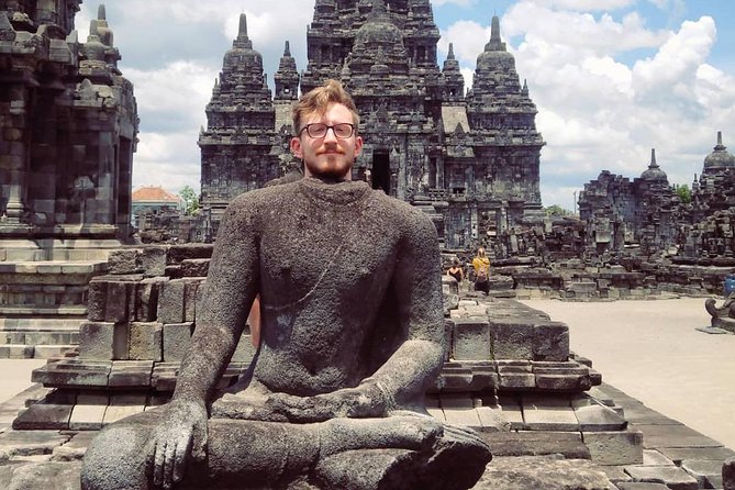 Borobudur Temple Half Day Tour from Yogyakarta - Driver + local guide: English help and how to use it