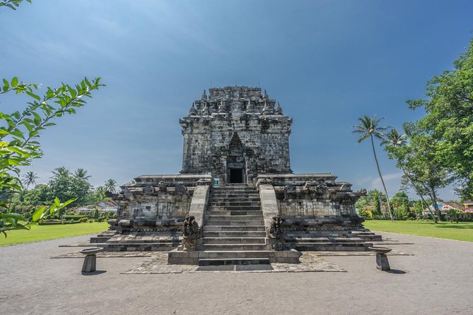 Borobudur Temple Half Day Tour from Yogyakarta - Food timing: what to do before you return to town