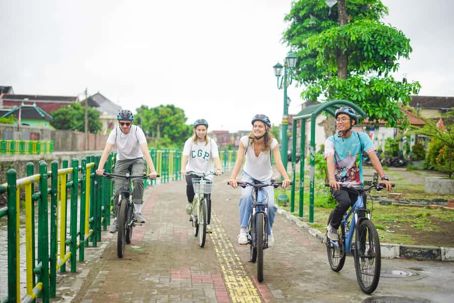 Cycling Tour: Explore The Hidden Gems of Jogja - Meeting Moana Bike Tour and getting rolling on Jogja time