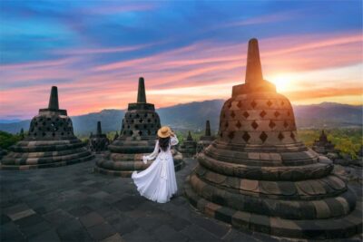 From Yogyakarta: Borobudur Sunrise Half Day Tour with Pickup - Setumbu Hill sunrise: the view plan before the temple