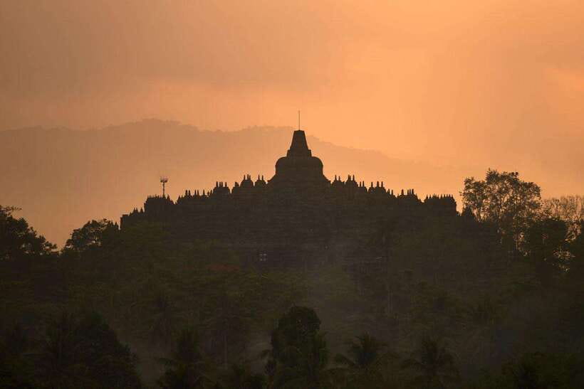 From Yogyakarta: Borobudur Trip with Guided Tour Options - Choosing sunrise, morning, or afternoon at Borobudur