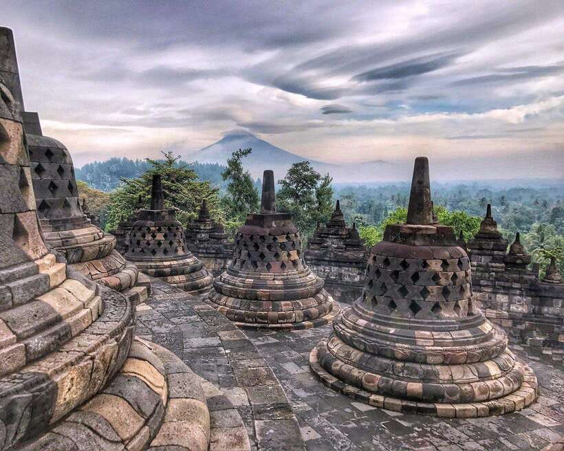From Yogyakarta: Borobudur Trip with Guided Tour Options - Practical tips for a 4 to 6 hour Borobudur outing