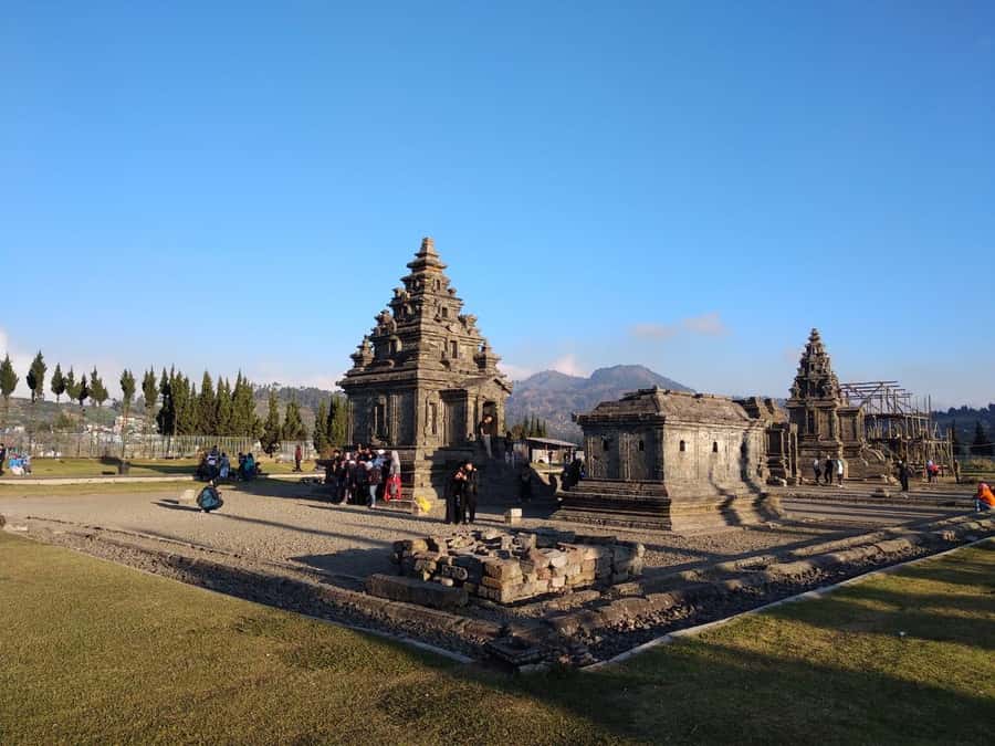 From Yogyakarta : Dieng Plateau Fullday Tour - Lunch at 12:30: plan your energy, but you’re choosing the meal