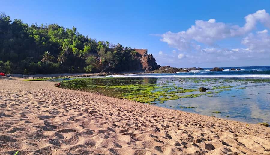 From Yogyakarta: Pengilon Hill and Hidden Beach - The drive from Yogyakarta to Gunung Kidul: expect scenery and small culture pauses