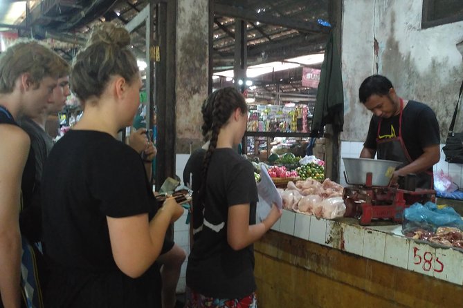 Kotagede Yogyakarta Heritage Walk Tour - Kota Gede in Two Minutes: Royal Power Meets Daily Life