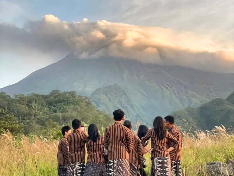 Merapi: Jeep Adventure and Museum Date - Merapi viewpoints and photo stops: timing matters more than you think