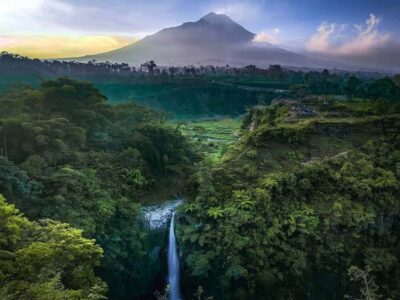 Merapi Volcano 4WD Jeep Tour and Kedung Kayang Waterfall - Pickup and the van ride: why your morning start counts