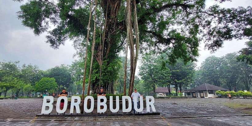 Private Car Yogyakarta: One Day Tour Borobudur and Prambanan - FAQ
