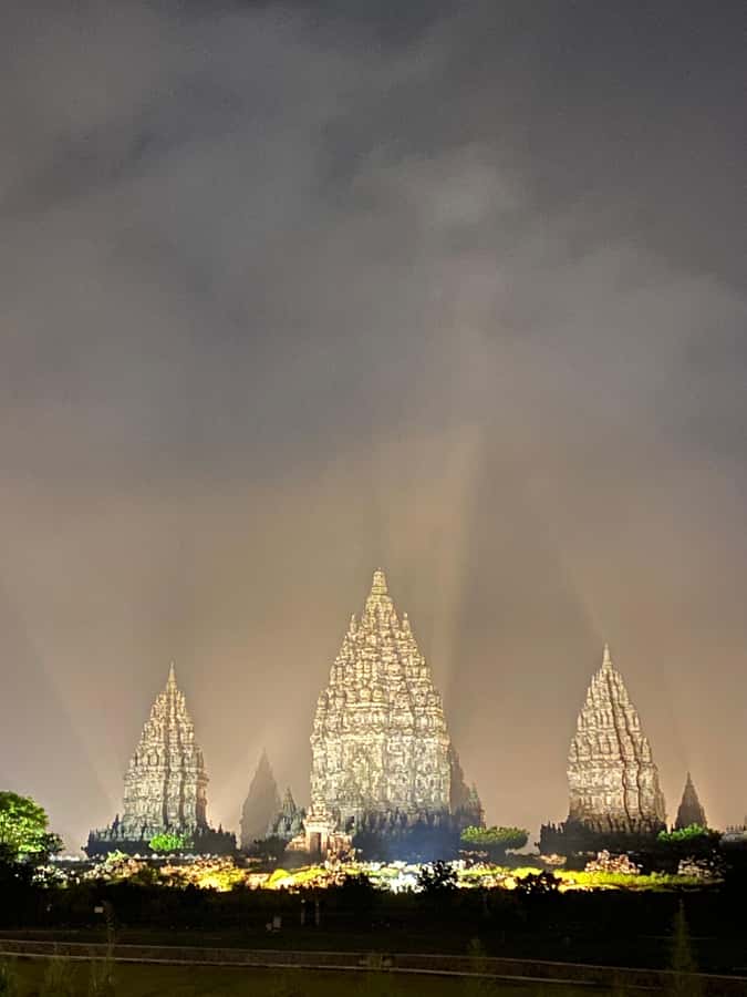 Private Car Yogyakarta: One Day Tour Borobudur and Prambanan - Prambanan Archaeological Park: Candi Brahma, Sewu Temple Views, and a Break That Feels Local