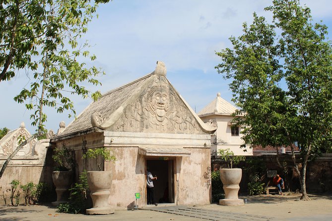 Private Jogja Day Trip from Yogyakarta with Hotel Pickup - Sultan’s Palace plus Sonobudoyo museum: culture you can actually use