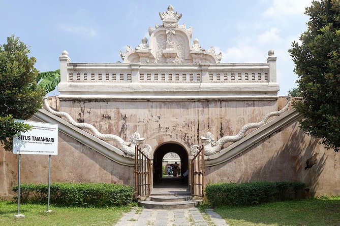 Private Royal Heritage Tour: Yogyakarta Palace, Watercastle, Sonobudoyo Museum - Price and value: why $125.86 can work for a private heritage day
