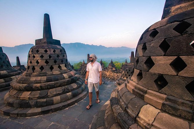 Punthuk Setumbu Sunrise, Borobudur Temple & Merapi Lava Tours - The 3:30am grind: Punthuk Setumbu hill and the coffee reward