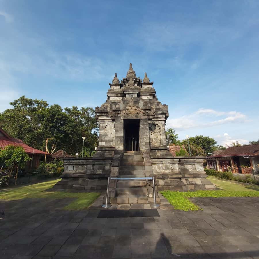 Sunrise at Punthuk Setumbu, Borobudur Temple, Mendut & Pawon - Rules You Should Know Before You Leave