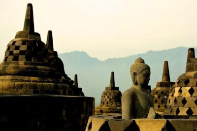 Sunrise Setumbu, Borobudur structure climbing and Prambanan - The Borobudur Climb: Nine Platforms, Real Perspective