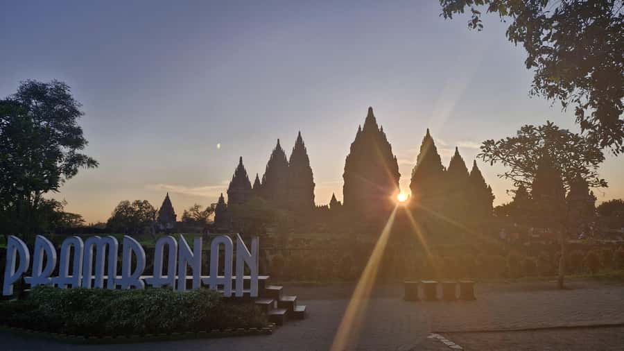 Sunset at Prambanan and Sendratari Ramayana Ballet Prambanan - Price and logistics: is the $99 worth it?