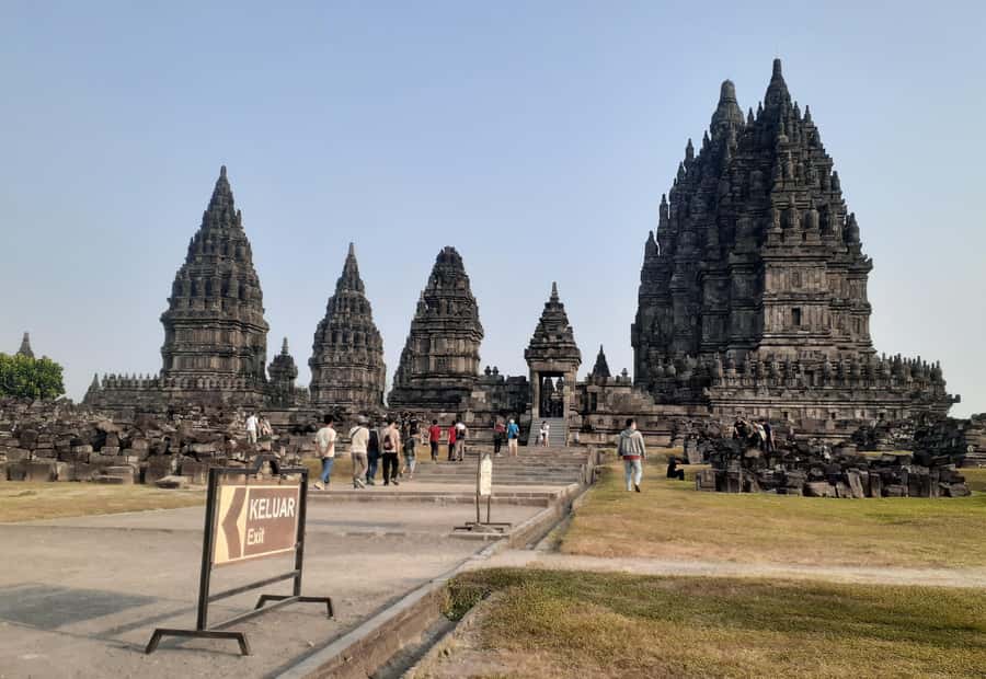 Sunset at Prambanan & Including Ticket Ramayana Ballet Show - From your Yogyakarta hotel: getting there without the stress tax