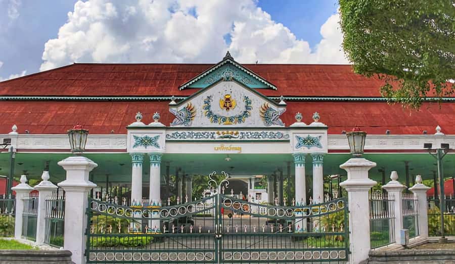 Taman sari water castle, sultan palace & local food tasting - Meeting at Alun-Alun Yogyakarta: what the 4 hours feels like