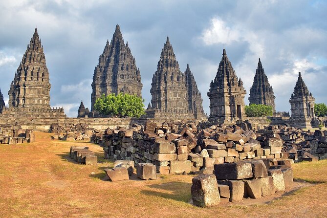 The Hindu Realms of the Prambanan - Prambanan’s Trimurti Temples: the “Largest Hindu Temple in Indonesia” Feeling