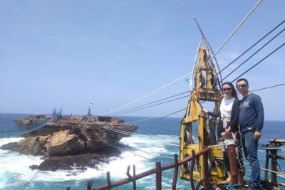 Timang Beach Gondola & Pindul Cave Tubing Adventure - Timang Beach Gondola: Getting There and Choosing Gondola vs Wooden Bridge