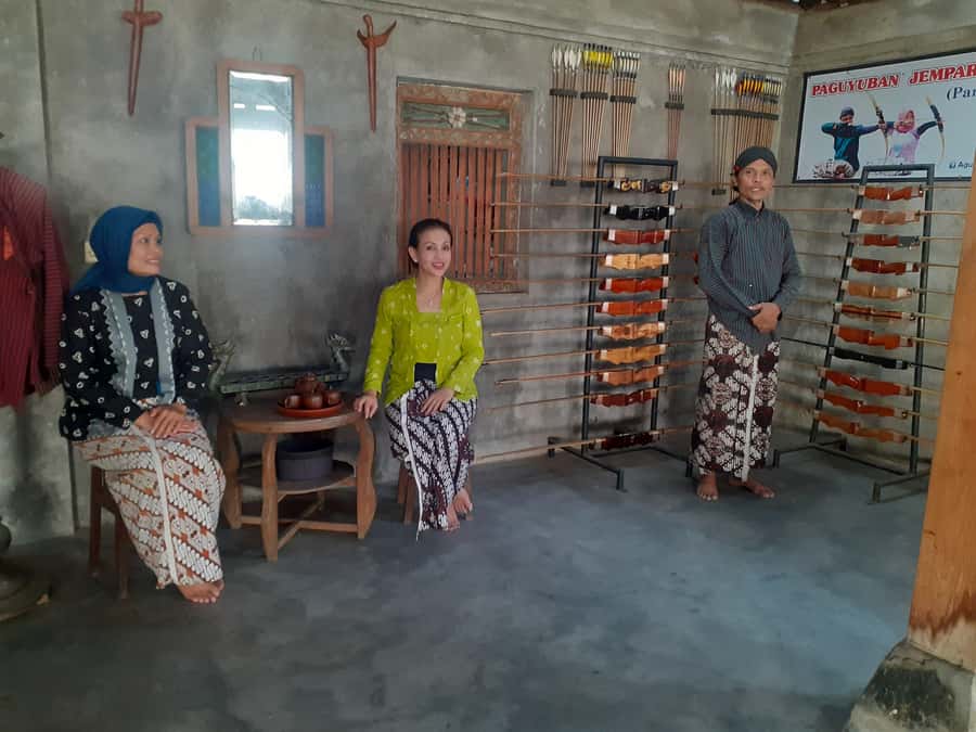 Traditional Archery Class (Jemparingan) - The 2-Hour Flow: Learn the Tools, Then Practice in Real Sets
