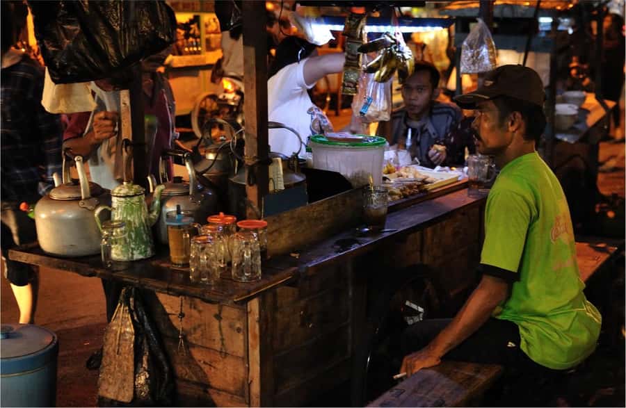 Yogyakarta: 3-Hour Night Walking with Street Food Tasting - Street Food Tasting Stops: Snacks, Drinks, and Dessert