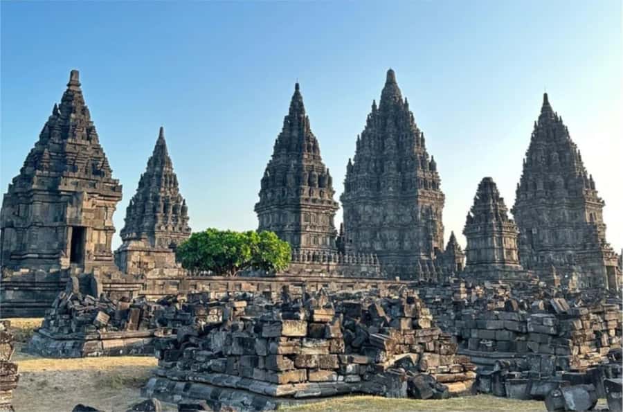 Yogyakarta: 3-hour Prambanan Tour Include Pickup & Entry Fee - What You’ll See at Prambanan: Temples, Trimurti, and Real Stories