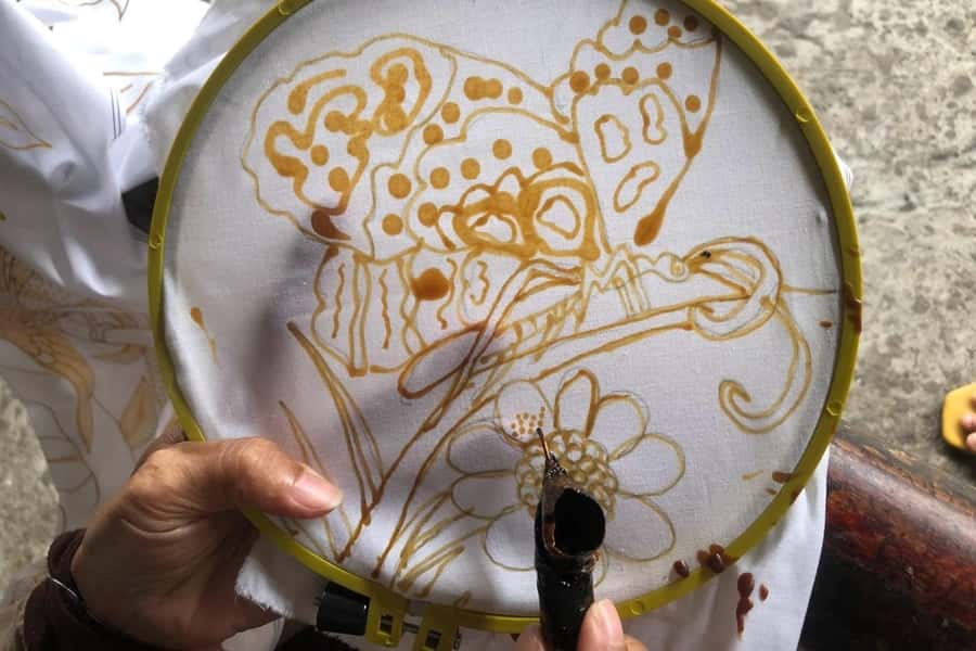 Yogyakarta: Batik Workshop with Hotel Pickup and Drop-off - Learning Batik the Traditional Way: Wax, Patterns, and Controlled Color