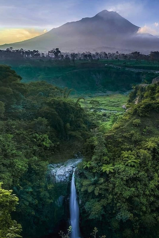 Yogyakarta: Borobudur Climb the Top & Mount Merapi Jeep Tour - Guides and drivers: what you’re paying for besides transport