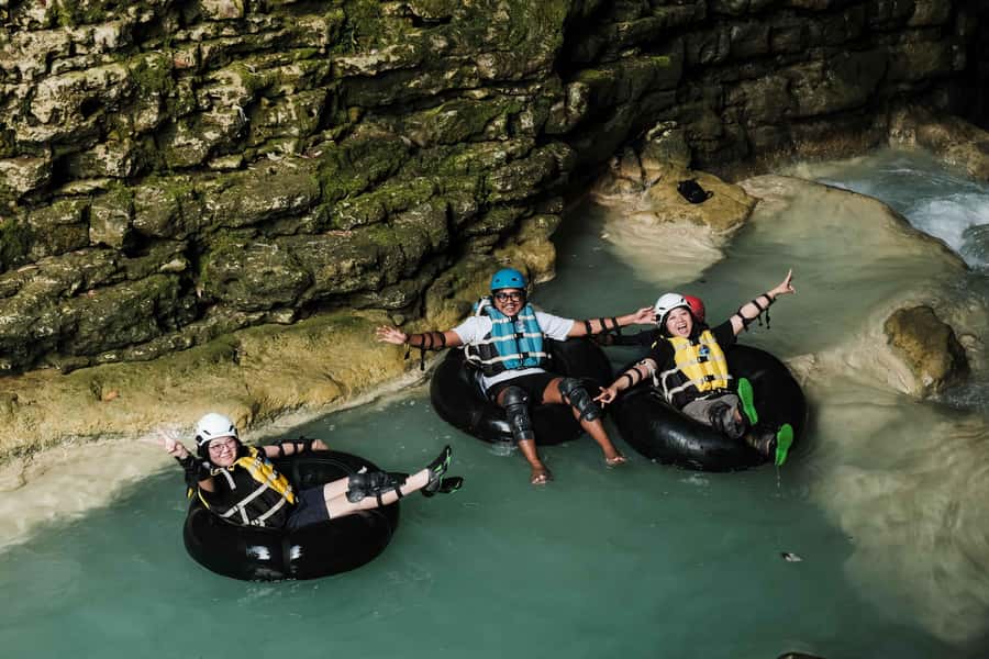 Yogyakarta: Borobudur Climb-up Guided Shared Tour - Meeting up in Yogyakarta and the A/C ride you’ll be glad you took