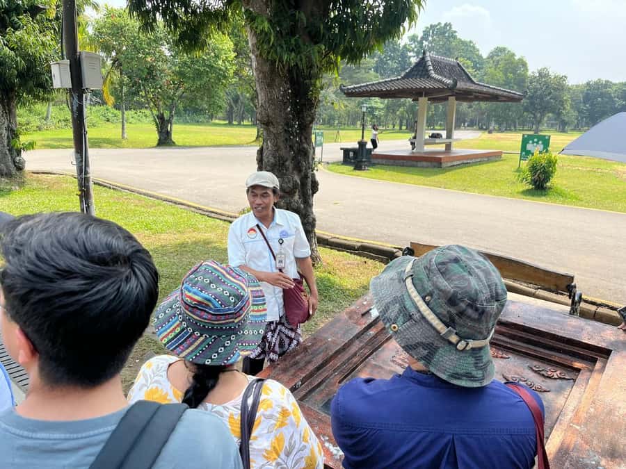 Yogyakarta: Borobudur Climb up & Prambanan Tour with Sunset - Price and value: why $23 can be a smart deal on paper