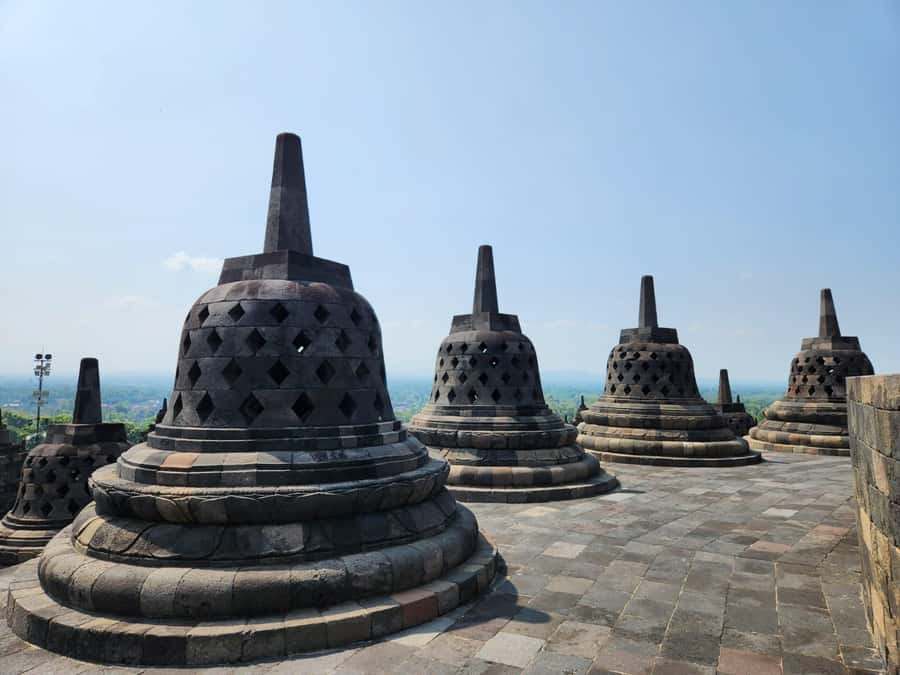 Yogyakarta: Borobudur guarantee climb up & Prambanan Sunset - Prambanan in Late Afternoon: Sunset Timing and Temple Spires