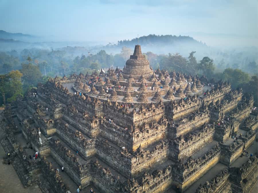 Yogyakarta: Borobudur & Prambanan Guided Tour w/ Entry Fees - Borobudur’s World-Class Layout (and What Your Guide Will Point Out)