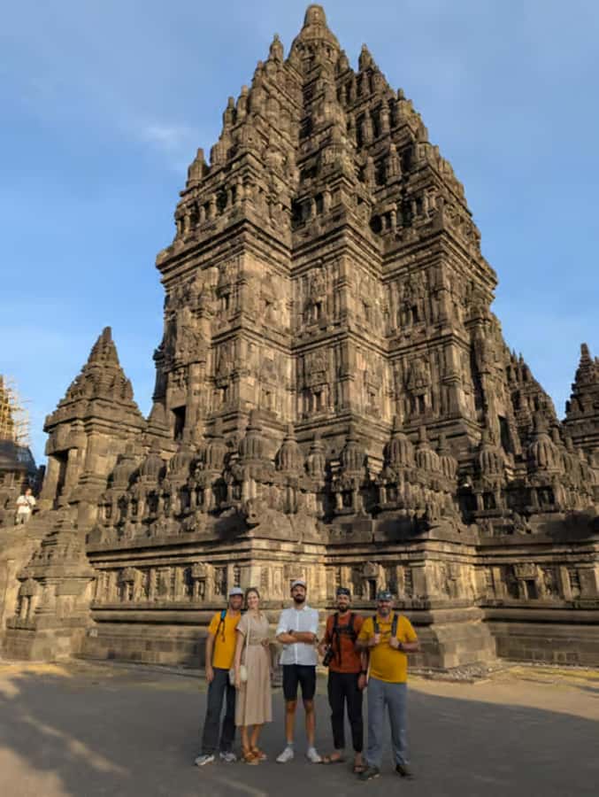 Yogyakarta: Borobudur Sunrise Climbup guarantee & prambanan - Learning the stories behind the reliefs (so the temple stops being random stone)