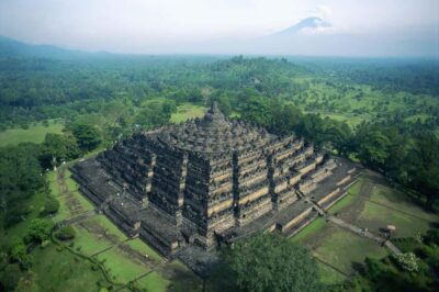 Yogyakarta : Borobudur(climb up temple) & sunrise mt merapi - Riding Merapi in a classic 4WD jeep: Bunker views and real traction