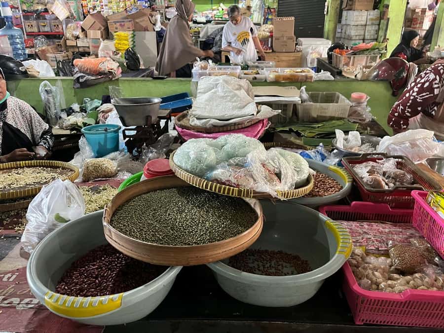 Yogyakarta: Cooking Class with Traditional Market Tour - Small Groups, Private Lessons, and Who This Is For